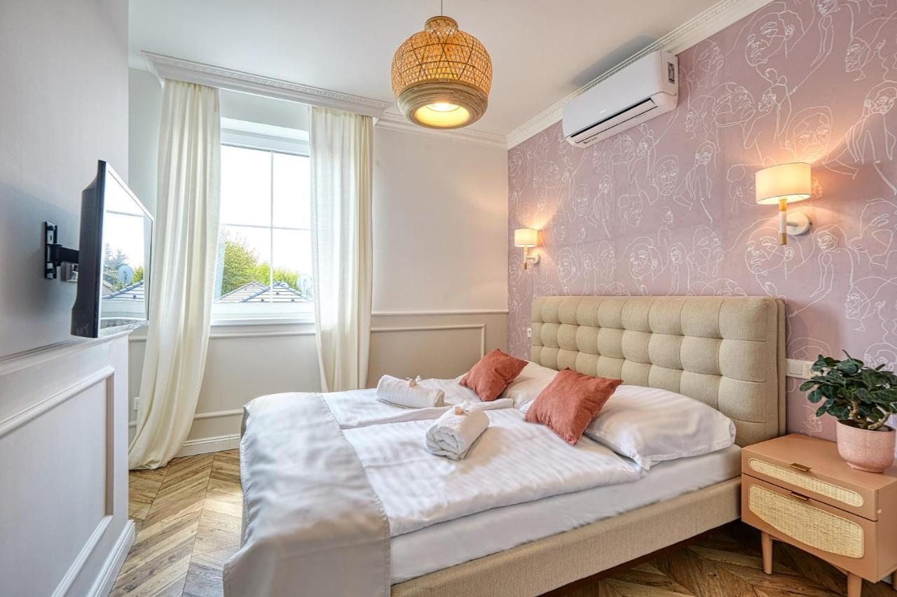The Doors Luxury Apartment Mosonmagyaróvár Exterior foto