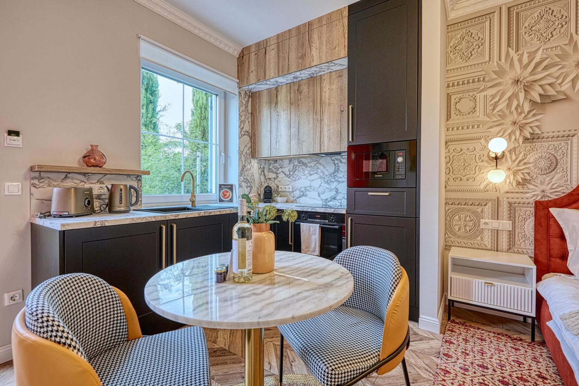 The Doors Luxury Apartment Mosonmagyaróvár Exterior foto